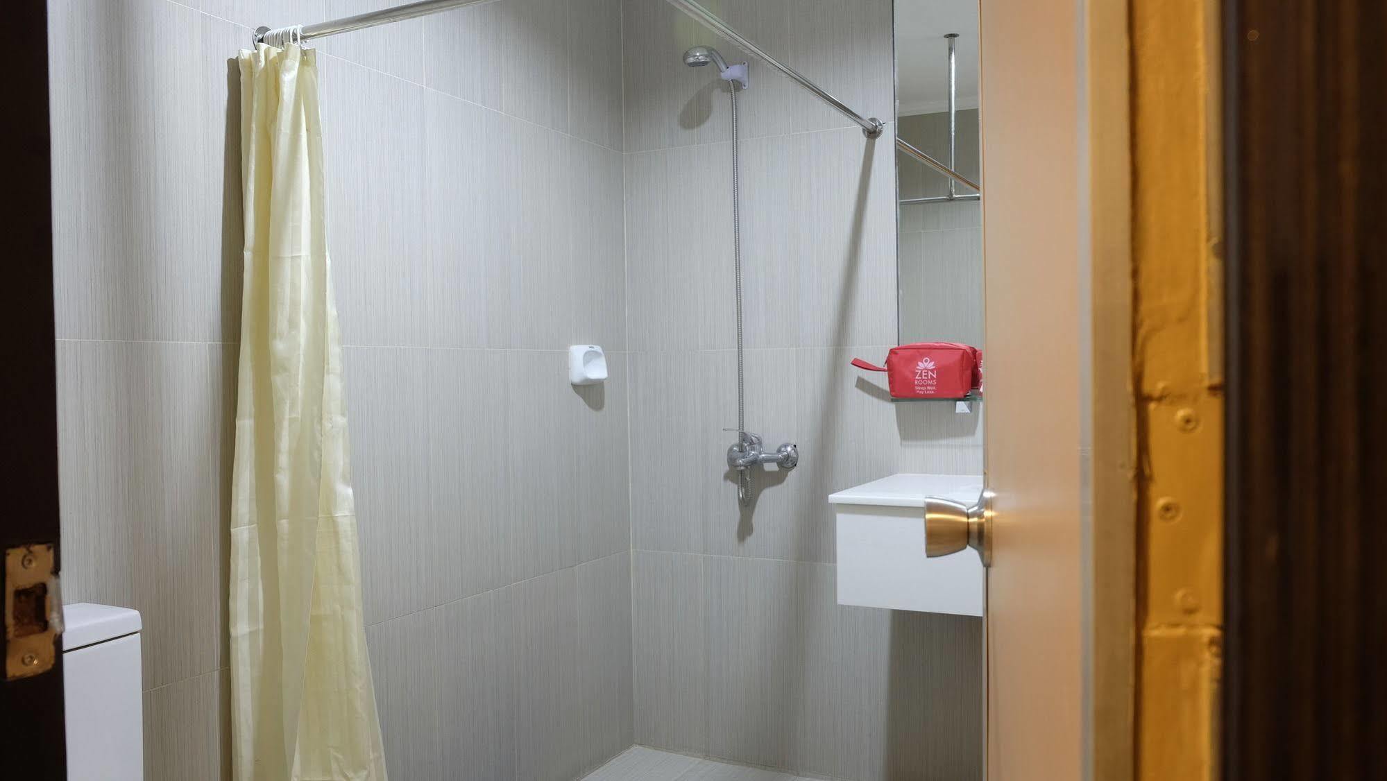 Zen Rooms Ninoy Aquino Airport Paranaque City Exterior photo